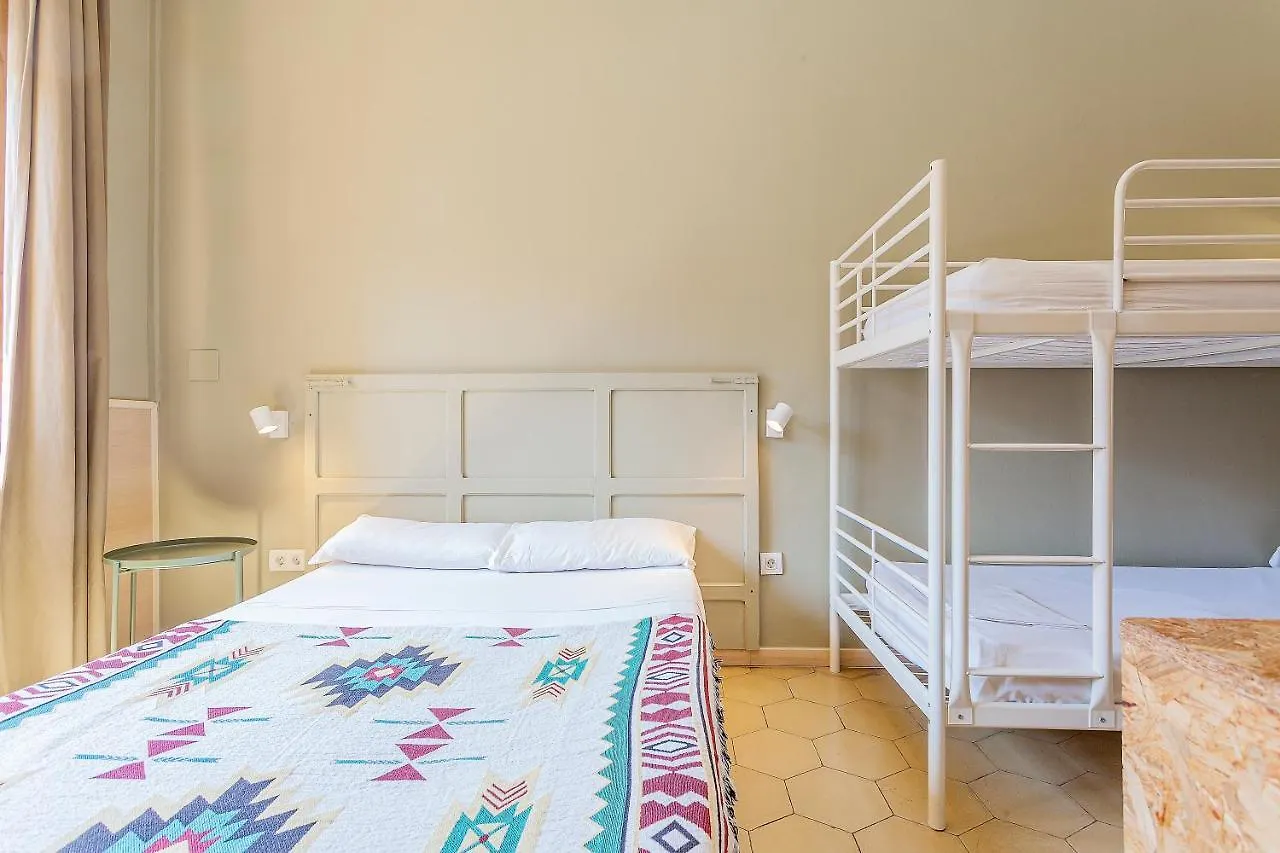 Bird House Hostel Barcelona