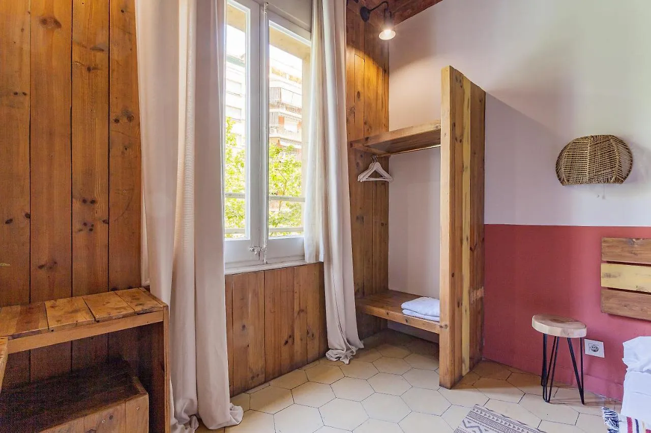 Bird House Hostel Barcelona